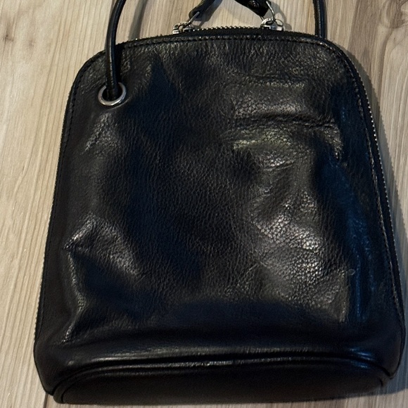 Latico Black Leather Crossbody Bag - Picture 7 of 8
